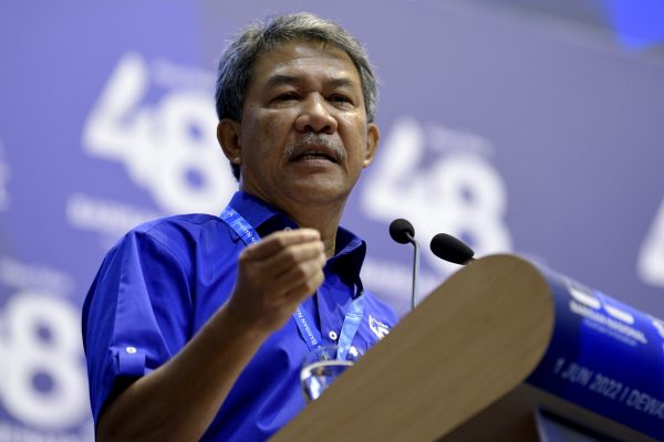 UMNO perlu tingkatkan ketahanan berjuang dalam politik Melayu dinamik – Mohamad