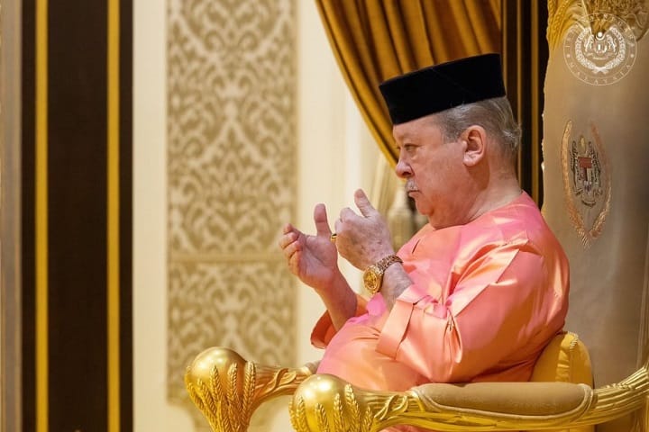 Yang di-Pertuan Agong nasihat Jemaah Menteri bekerja demi rakyat Yang di-Pertuan Agong nasihat Jemaah Menteri bekerja demi rakyat