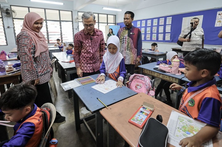 Medan ujian regulatori dijalankan untuk kawal selia media sosial – Fahmi Medan ujian regulatori dijalankan untuk kawal selia media sosial – Fahmi