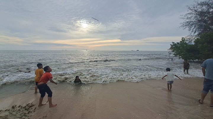 Selangor kaji kebolehlaksanaan loji penyahgaraman air laut untuk sumber air bersih Selangor kaji kebolehlaksanaan loji penyahgaraman air laut untuk sumber air bersih