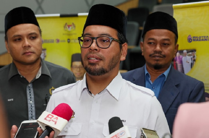 Kerajaan akan ambil tindakan tegas terhadap pelaku seleweng dana zakat Kerajaan akan ambil tindakan tegas terhadap pelaku seleweng dana zakat