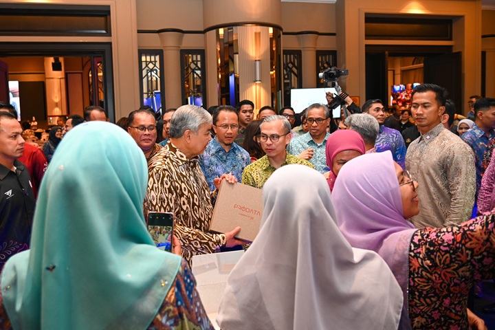 Satu Kunci untuk Menghubungkan Semua – Visi Malaysia untuk Akses Digital Bersepadu Satu Kunci untuk Menghubungkan Semua – Visi Malaysia untuk Akses Digital Bersepadu