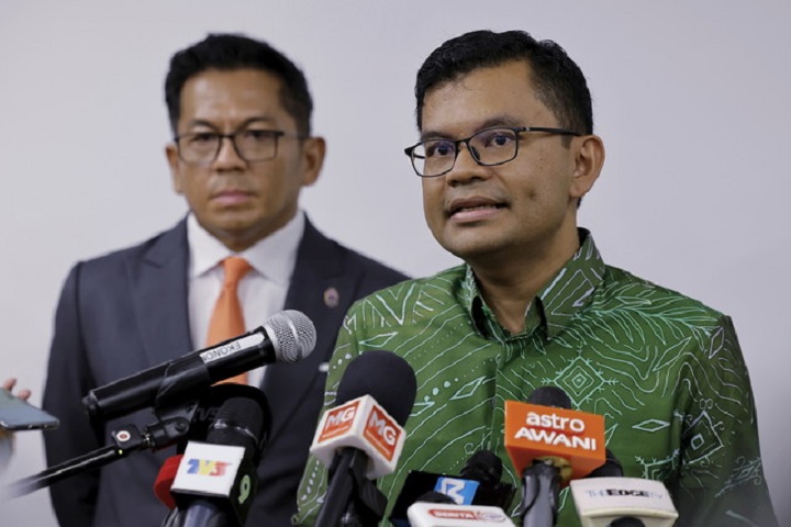 Kerajaan perhalusi penentuan garis pemisah sesuai bagi penerima subsidi petrol – Akmal