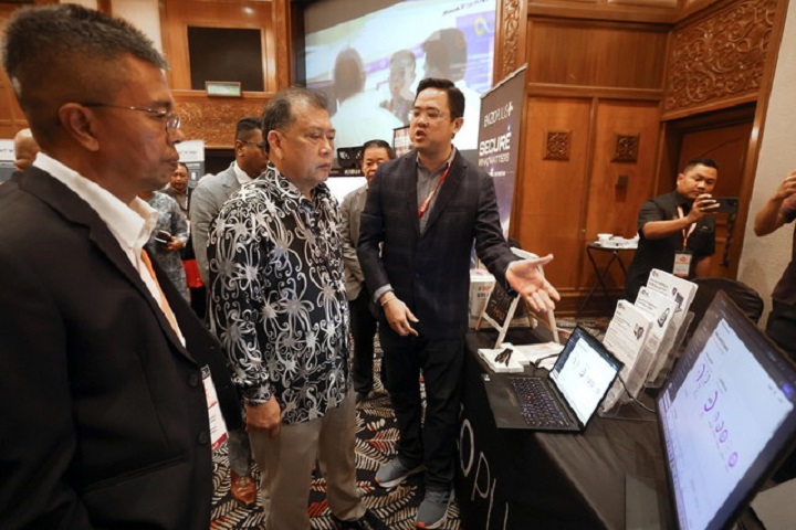 Kerajaan komited pastikan inisiatif digital negara beri faedah nyata kepada rakyat – Ugak