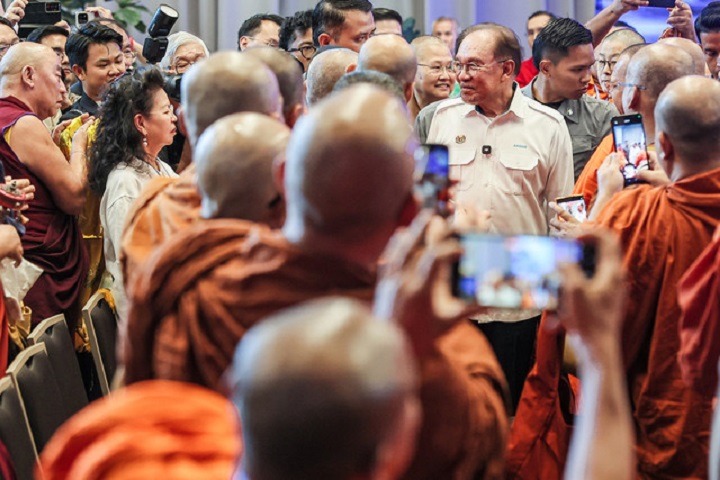Anwar seru majoriti cintakan kedamaian tolak naratif kebencian Anwar seru majoriti cintakan kedamaian tolak naratif kebencian