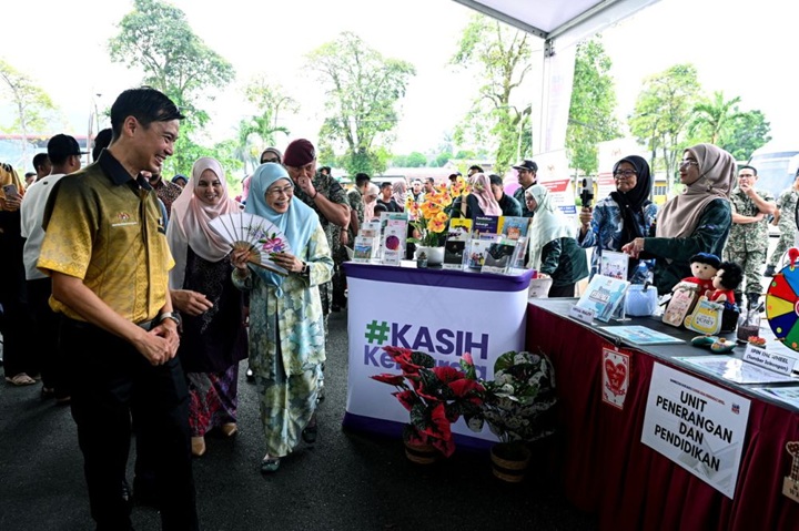 Peranan bapa dalam kalangan anggota ATM perlu terus diperkasa – Dr Wan Azizah Peranan bapa dalam kalangan anggota ATM perlu terus diperkasa – Dr Wan Azizah