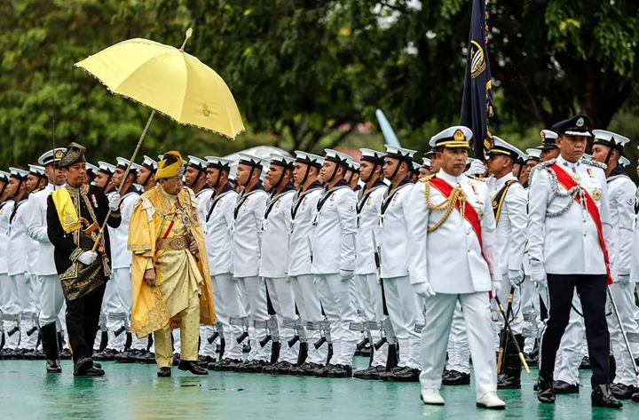 Orang Besar Istana Syed Budriz Putra Jamalullail dahului enam penerima Darjah Kebesaran Selangor