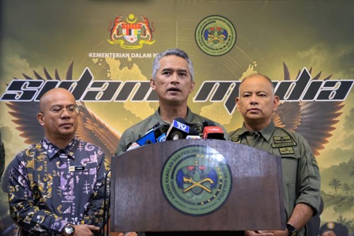 Video tular KLIA: Mohd Shuhaily sedia terima keputusan kerajaan Video tular KLIA: Mohd Shuhaily sedia terima keputusan kerajaan